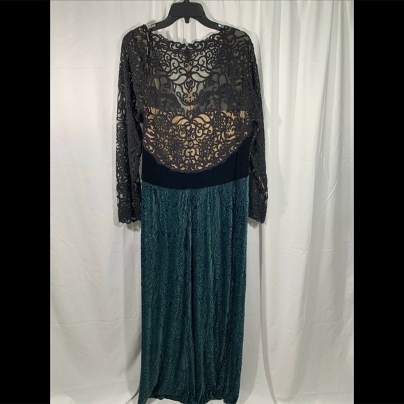 NEW Tadashi Shoji V-Neck‎ Velvet & Illusion Gown in Black/Forest [PLUS 18W ] - Picture 11 of 16
